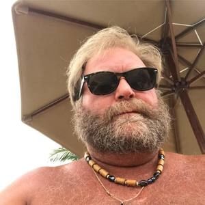 Meet your Posher, Peter